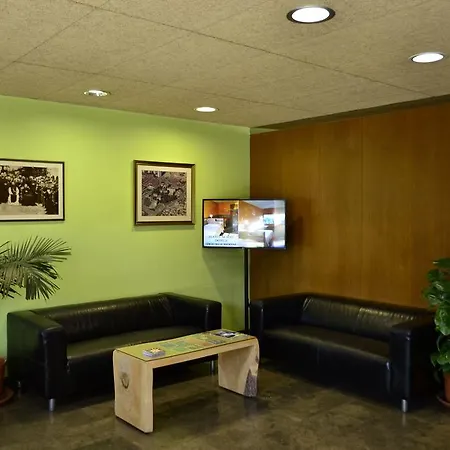 Residencia Salesiana Marti-codolar Guest house 2*