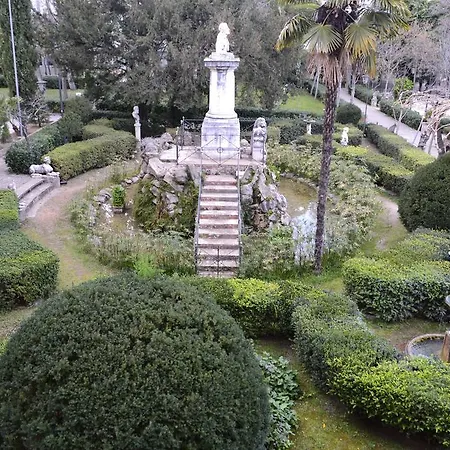 Residencia Salesiana Marti-codolar Guest house