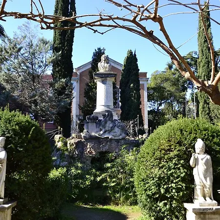 Residencia Salesiana Marti-codolar Guest house Barcelona