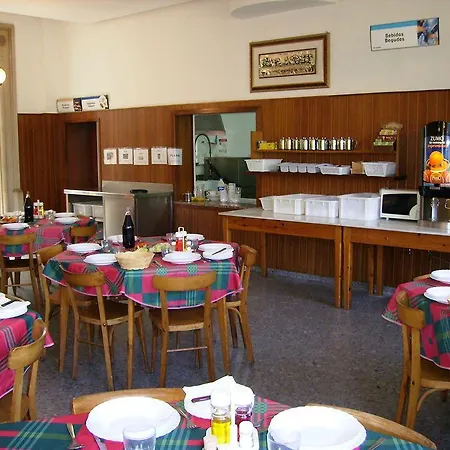 Residencia Salesiana Marti-codolar Guest house 2*
