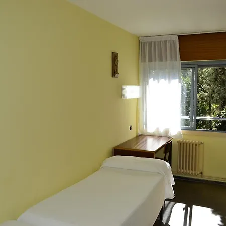 Residencia Salesiana Marti-codolar 2* Барселона