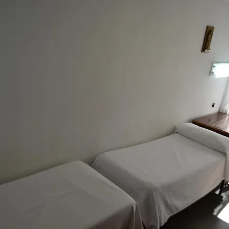 Residencia Salesiana Marti-codolar Барселона