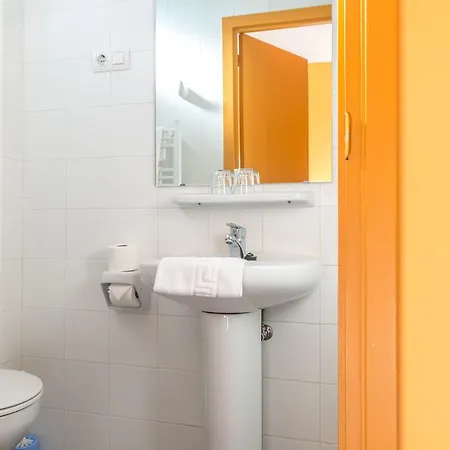 招待所 Residencia Salesiana Marti-codolar