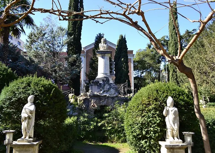 Residencia Salesiana Marti-codolar Maison d'hôtes Barcelone
