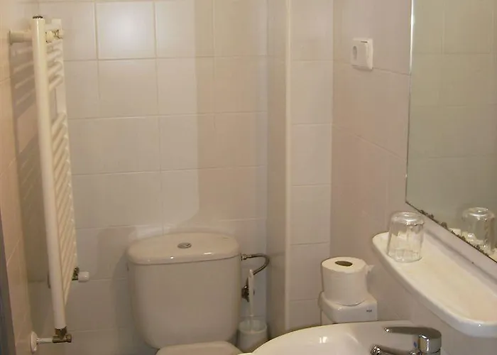 Residencia Salesiana Marti-codolar 2*