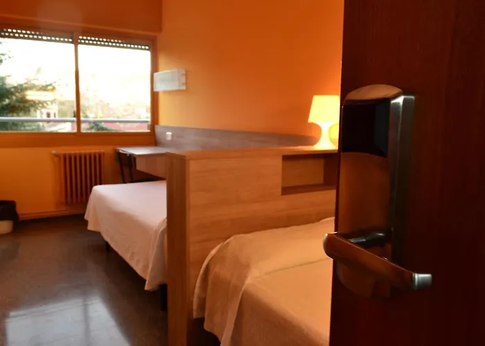 Residencia Salesiana Marti-codolar Maison d'hôtes Barcelone