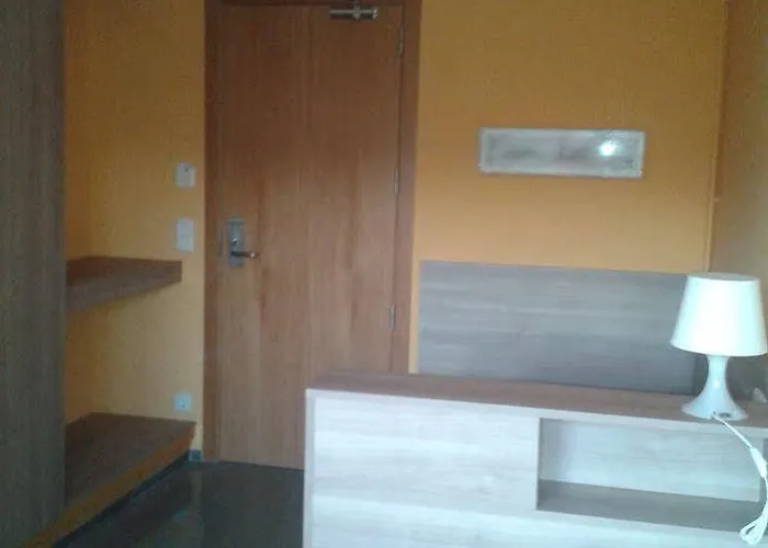 Residencia Salesiana Marti-codolar Maison d'hôtes Barcelone